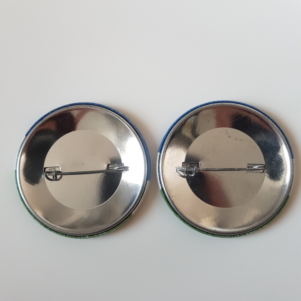 {FWP} Canadian Forces Button Pin - Picture 4 of 5